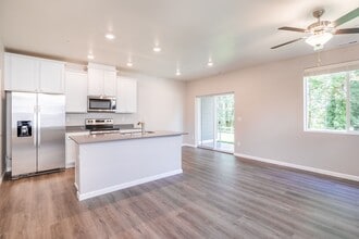 8724 E Gilman Ave in Arlington, WA - Building Photo - Building Photo