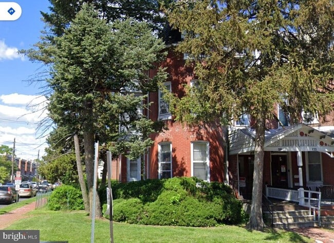 property at 835 W Marshall St
