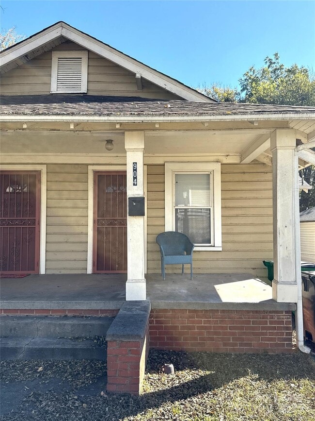 904 Harrill St in Charlotte, NC - Building Photo - Building Photo