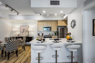 Avalon Miramar Park Place II in Miramar, FL - Building Photo - Building Photo