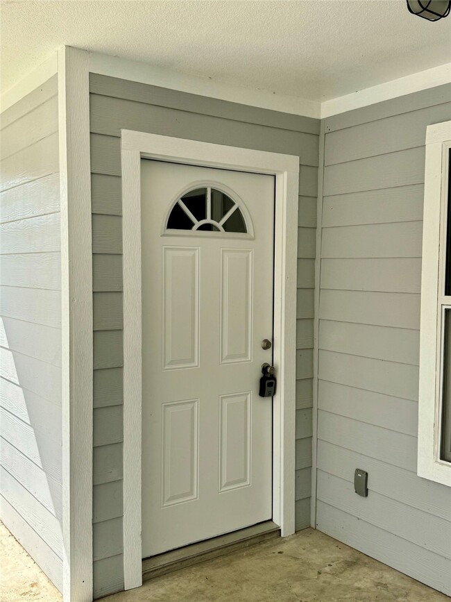 624 Luke St in Dayton, TX - Building Photo - Building Photo