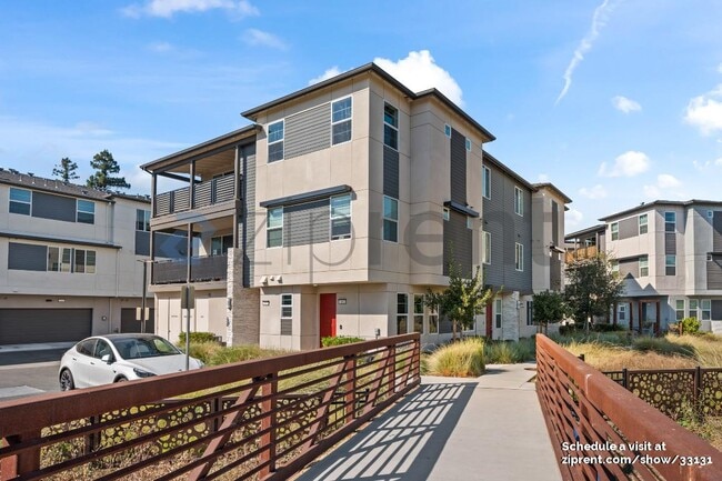 369 Arc Ct in Hayward, CA - Building Photo - Building Photo