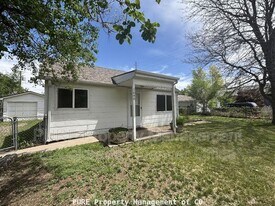 1040 N Harlan St in Lakewood, CO - Building Photo