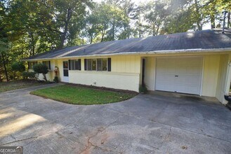 3808 Cherokee Trail in Suwanee, GA - Foto de edificio - Building Photo