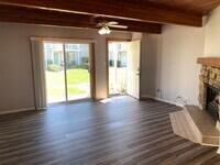 425 Meadow Green Ln photo'