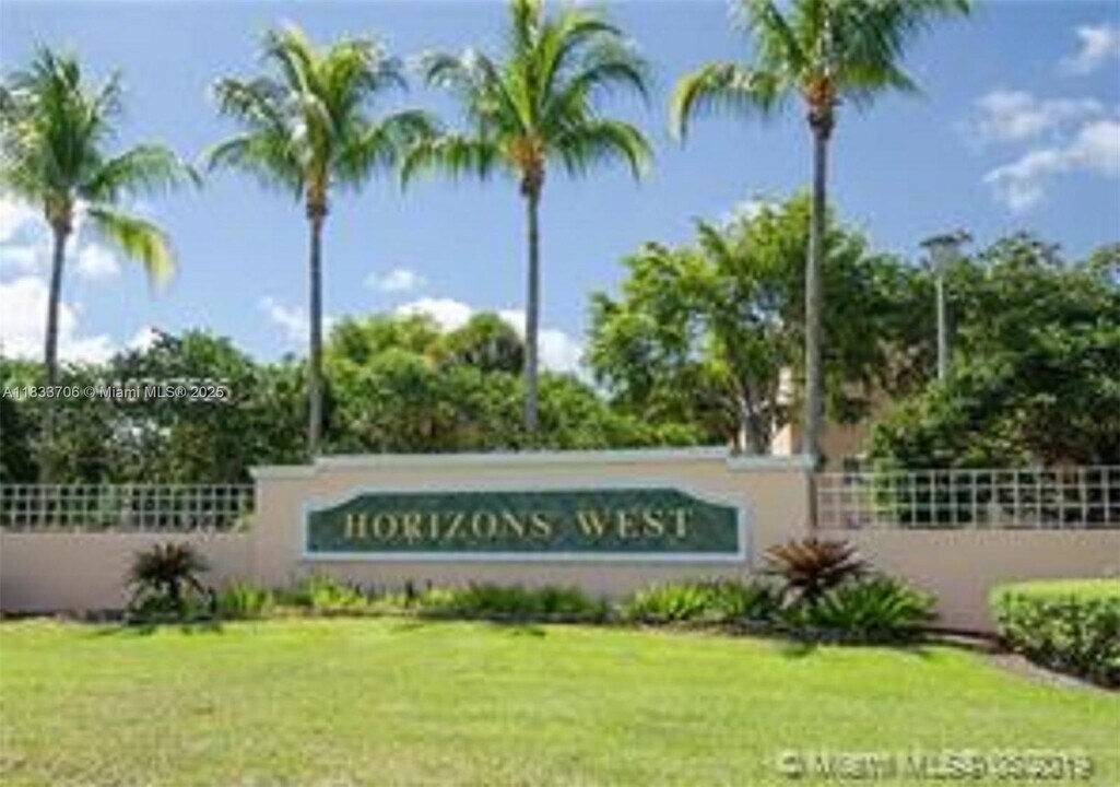 8400 SW 133rd Ave in Miami, FL - Building Photo