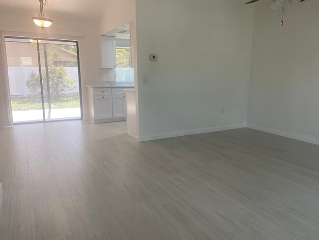 property at 2420 Briar Oak Cir