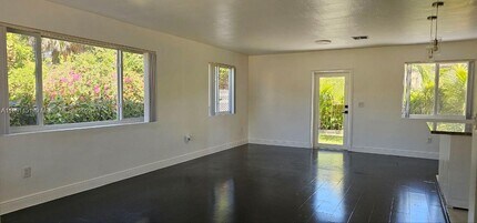 720 NW 41st St in Miami, FL - Building Photo - Building Photo