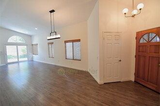 15743 Caminito Atico in San Diego, CA - Building Photo - Building Photo