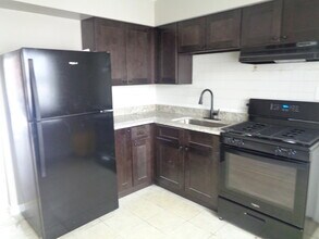 7323 W 79th St in Bridgeview, IL - Building Photo - Building Photo