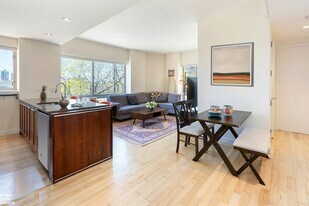 3585 Greystone Ave, Unit 3A in Bronx, NY - Building Photo