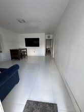 7200 SW 4th St, Unit 1 in Miami, FL - Building Photo - Building Photo