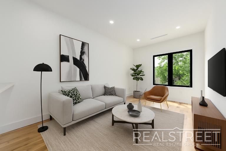 Brand New 3 Bed 2 Bath in Bed Stuy Townhouse! in Brooklyn, NY - Building Photo