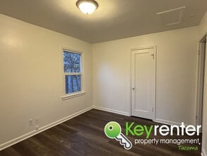 7423 Park Ave. S in Tacoma, WA - Building Photo - Building Photo