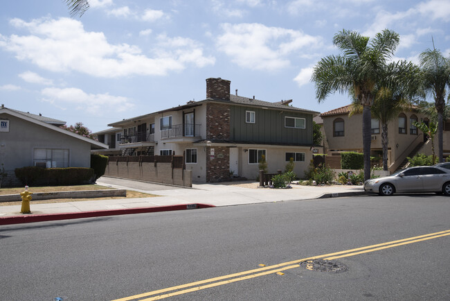 1240 W Gardena Blvd in Gardena, CA - Building Photo - Primary Photo