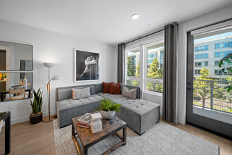 Halcyon House in Costa Mesa, CA - Building Photo - Interior Photo