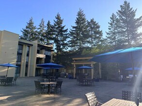 12 Central Square in Bellevue, WA - Building Photo - Building Photo