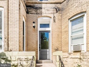 60 Q St NE in Washington, DC - Building Photo - Building Photo