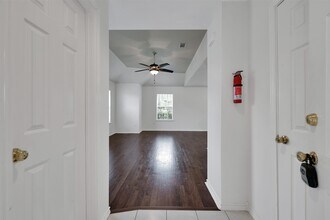 1139 Lovett St in Tomball, TX - Building Photo - Building Photo