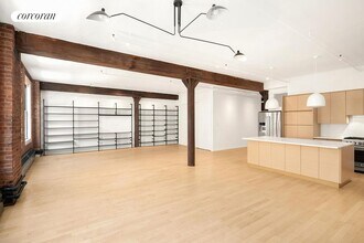 459 Washington St in New York, NY - Building Photo - Building Photo