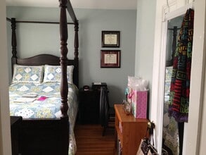 62 Church St, Unit 2R in Wellesley, MA - Foto de edificio - Building Photo