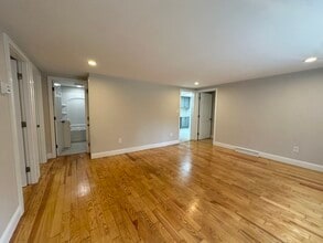 33 Park Dr in Acushnet, MA - Building Photo - Building Photo