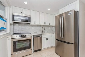 11 Woodlawn Ave, Unit 11A in Norwalk, CT - Building Photo - Building Photo