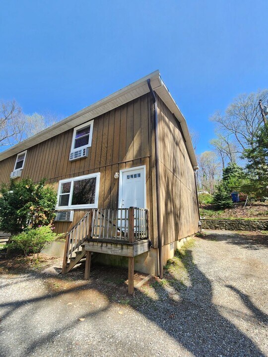 30 Success Ave in Asheville, NC - Building Photo