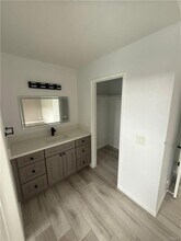 2248 Del Mar Rd in Montrose, CA - Building Photo - Building Photo