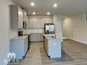 4949 Lower Elm St in Atlanta, GA - Building Photo - Building Photo