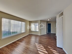 3127 Impressions Dr in Lake In The Hills, IL - Building Photo - Building Photo