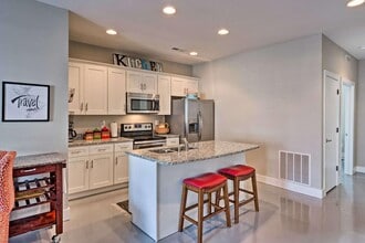 1117 Greenwood Alley in Bowling Green, KY - Building Photo - Interior Photo