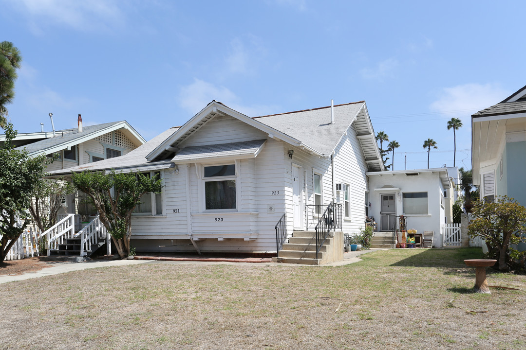 921-923 4th St in Santa Monica, CA - Building Photo