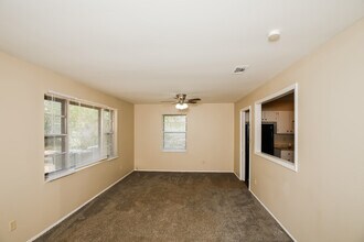 2403 Yorkshire Cir SW in Huntsville, AL - Building Photo - Building Photo