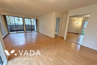 1945 Woodway Pl in Burnaby, BC - Building Photo - Building Photo