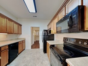 1663 Brimhill Ln in Cordova, TN - Foto de edificio - Building Photo