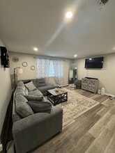 20 Larry St, Unit 2 in Quincy, MA - Building Photo - Building Photo