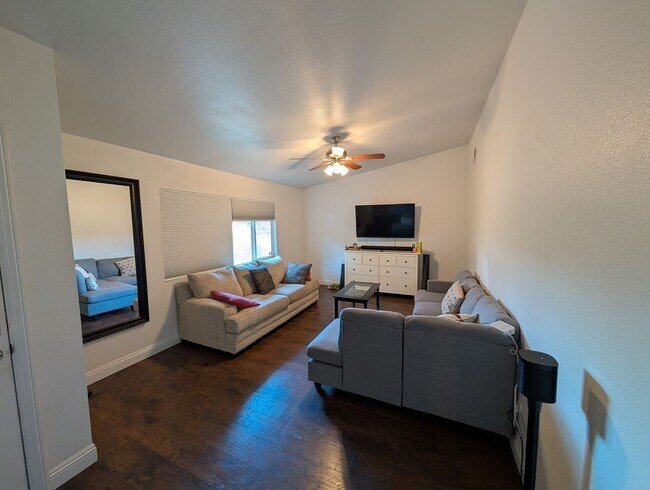 5544 Chestnut St in Las Vegas, NV - Building Photo - Building Photo
