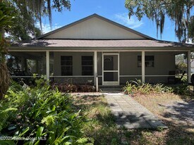 5215 Lake Poinsett Rd in Cocoa, FL - Building Photo