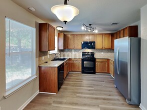 221 Armadillo Way in Cibolo, TX - Building Photo - Building Photo