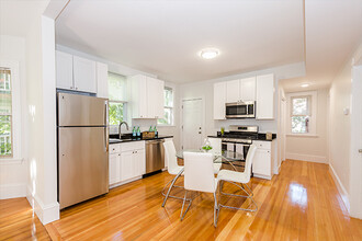 10 Stone Pl, Unit #2 in Somerville, MA - Building Photo - Building Photo