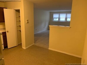 59 Manchester St, Unit 2 in Leominster, MA - Foto de edificio - Building Photo