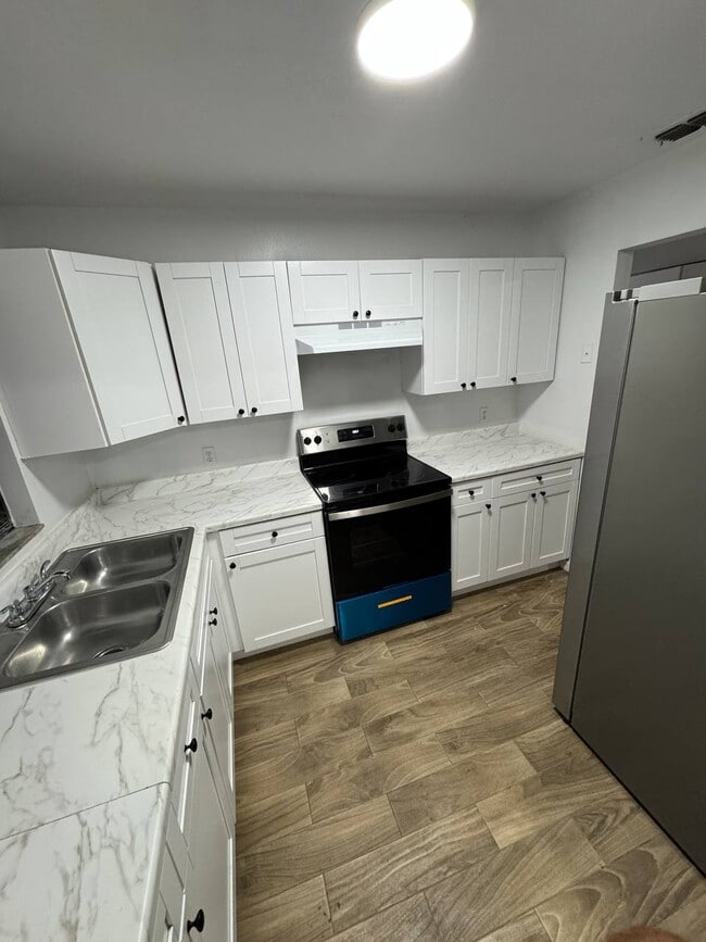 property at 2837 Vermont Ave
