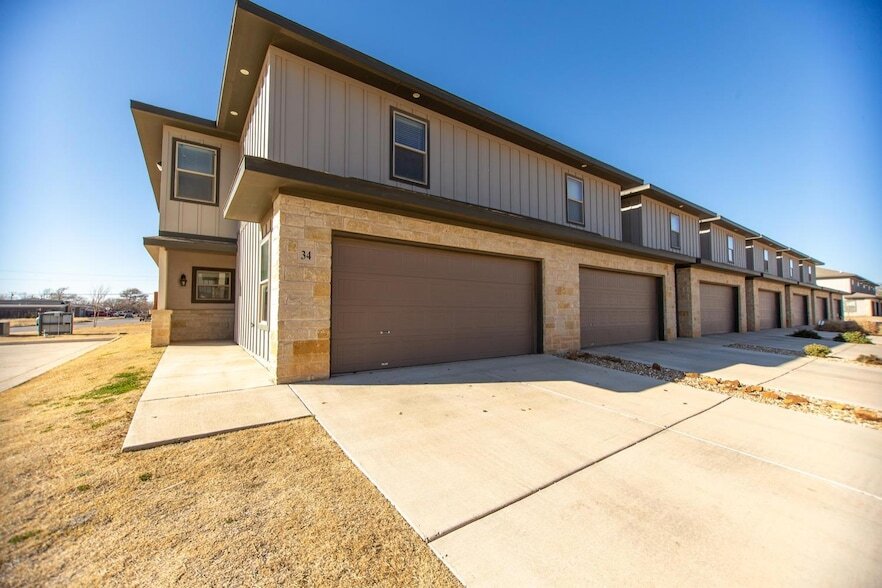 6040 24th St, Unit 202 in Lubbock, TX - Building Photo