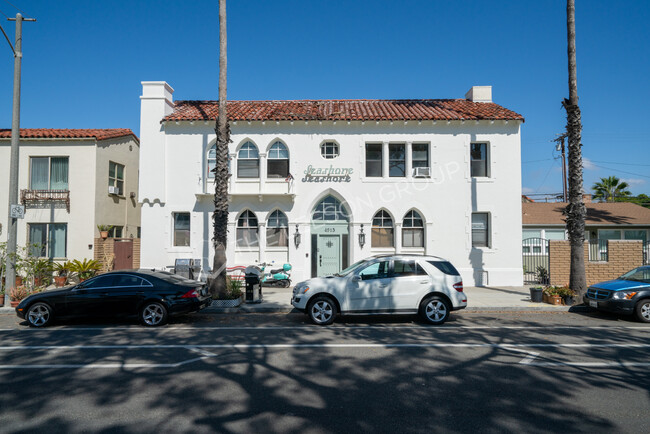 4915 E Ocean Blvd in Long Beach, CA - Building Photo - Building Photo