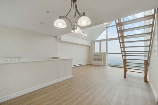 property at 7 Horizon Ct