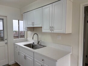 1212 Huntington St in Huntington Beach, CA - Building Photo - Building Photo