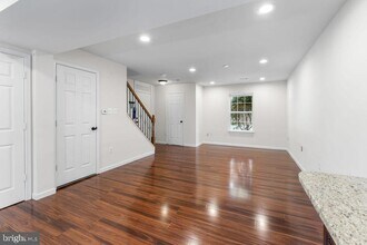 20430 Herring Pond Terrace in Sterling, VA - Building Photo - Building Photo