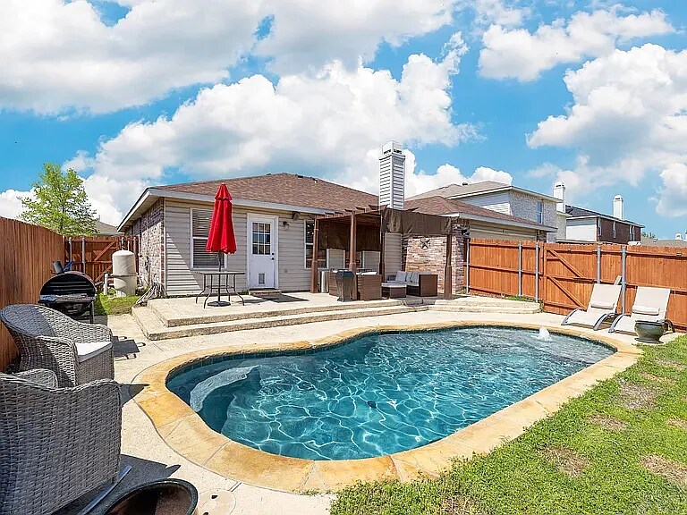 1435 Greenbrook Dr in Rockwall, TX - Building Photo