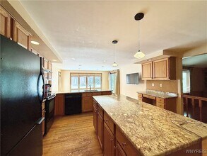 8 Hummingbird Ln in Buffalo, NY - Building Photo - Building Photo